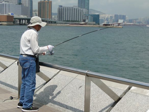 Вот такие рыбаки в Гонконге!