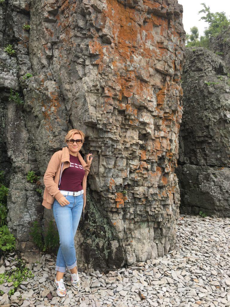 Скалы у залива Петра Великого